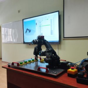 Wykład otwarty pt. „A gdyby tak… dokonać rewolucji i robotyki uczyć zupełnie inaczej? – czyli jak uczyć się programowania robotów na przykładzie robota ASTORINO”